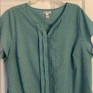 Mint green blouse with black polka dots. Short slv
